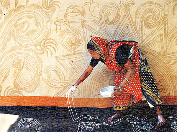 শৈল্পিক সুষমায় মাধুর্যময়