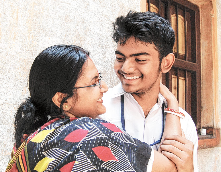 To help his mother, student want to become Docter