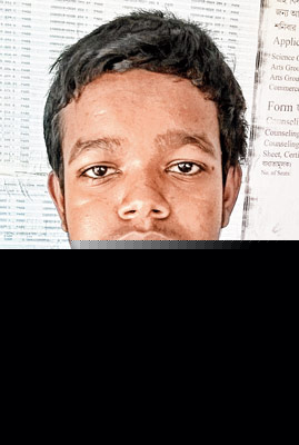 তাঁতের কুঁড়েতে তারার আলো