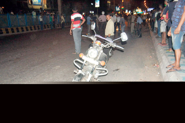 Road accident kills 2 Bidhannagar civic police commissioner