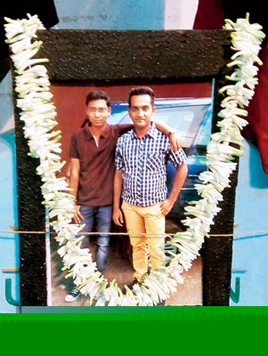 In an accident in Kashmir killed two, injured 7