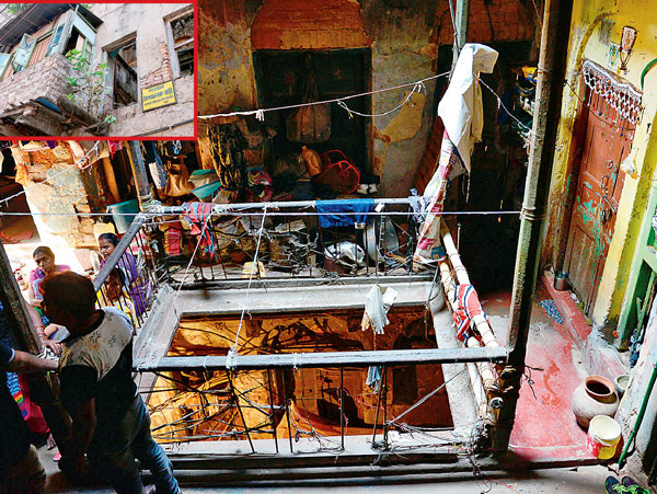 dangerous house collapsed, 1 dead 