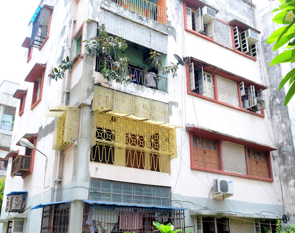 Wife was indifferent inspite of seeing that her husband set himself on fire dgtl