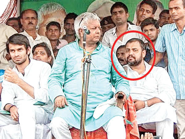 bacha babu arrested from college gate