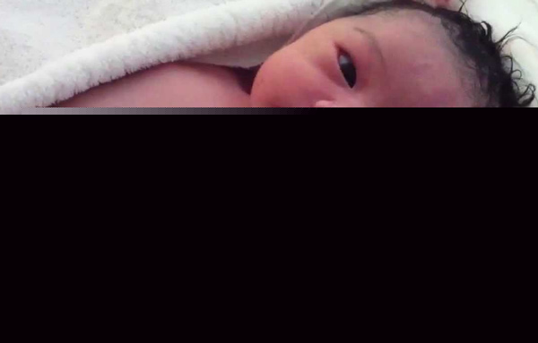 Railways helps an Woman to give birth a baby in the train dgtl