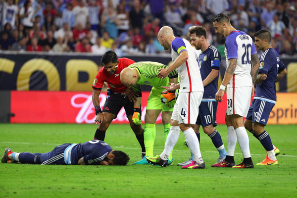 Lavezzi's nasty injury in Copa America clash dgtl