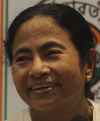 Why Mamata keeps silence on FDI: congress