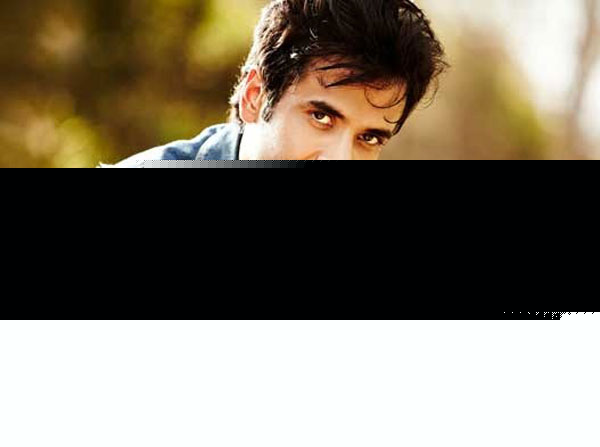 Unmarried Tusshar Kapoor is now father of a baby boy! dgtl