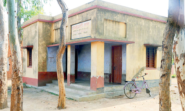 এই অঙ্গনওয়াড়ি কেন্দ্রের ‘বেহাল’ দশার কারণেই তৈরি হয়েছিল নয়া ঘর।