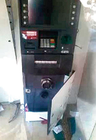 Robbers attack ATM after dacoity