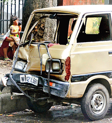 Again school car met an accident in this city