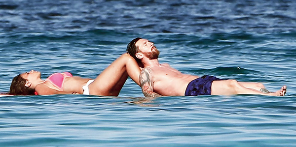 Monetti sees Messi in white blue jersey