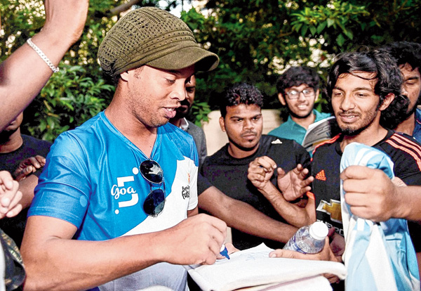 Ronaldinho arrives in Chennai for Premier Futsal