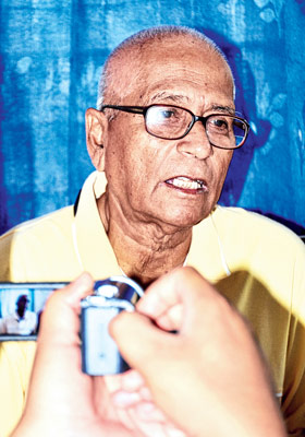 Congress MLA change party, join hands with TMC for party's 'Good-Deed' 