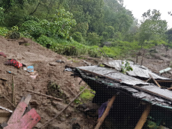 Massive landslide in Darjeeling kills at least 2 dgtl