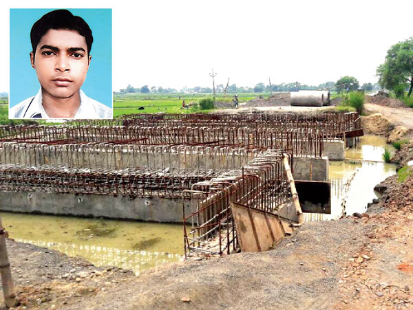 No helmet, Man died in an accident