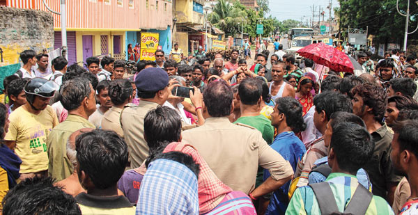 Blockade in national highway: angry mobs