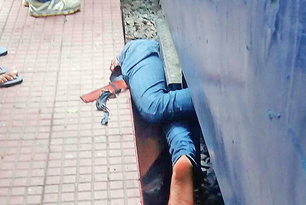 Man falls from running train, injured