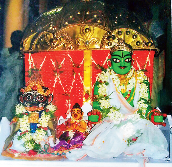 Raghunath is the main idol in Santipur Rath Yatra