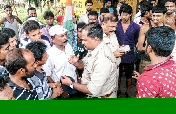 Road blocked against extortion 