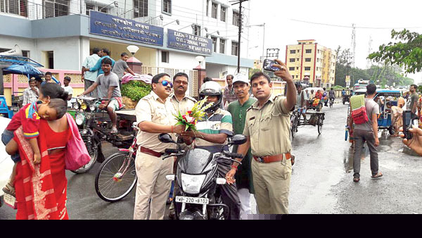 Police takes steps to popularize the use of helmet