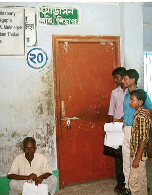 Insufficient doctor, patients suffering badly