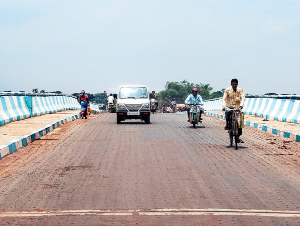 Flyover open at ghatal-chandrakon