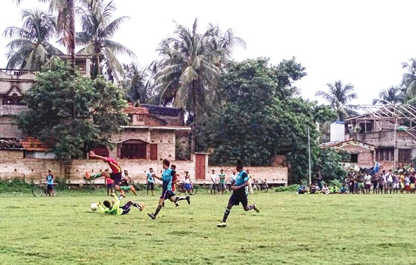 Nabadwip suffering with football fever 