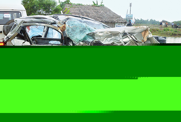 Car accident took life of three at Mandermoni