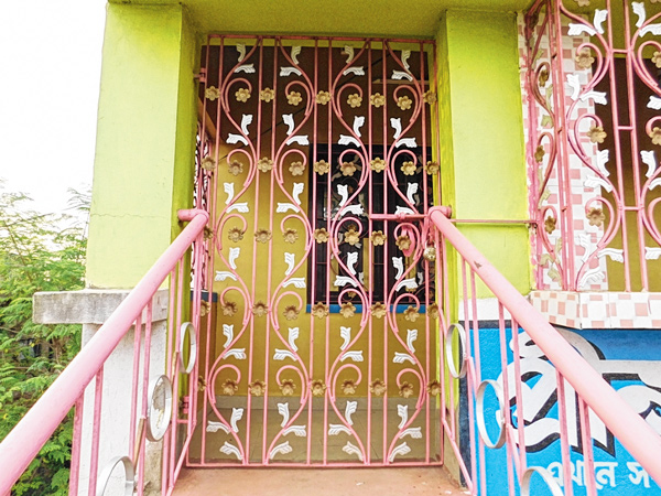 Fake dreams promised to victims, fake visa issued