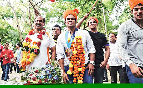 Narsingh Yadav 's clean chit will be reviewed 