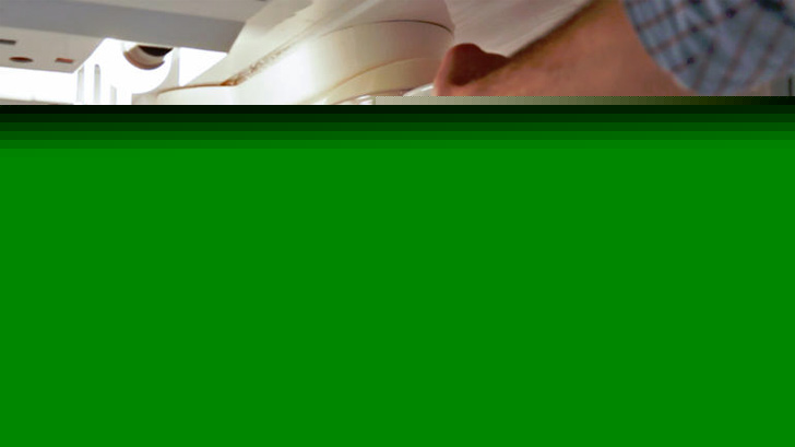 ফ্রিজের জমা জল ফেলে দিন।