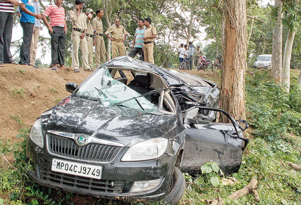 Road accident kills 3 on the way to Darjeeling