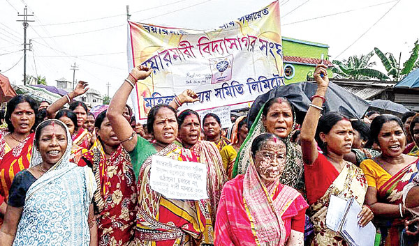 Traffic disrupted after protest brought against shutdown of Police chowky