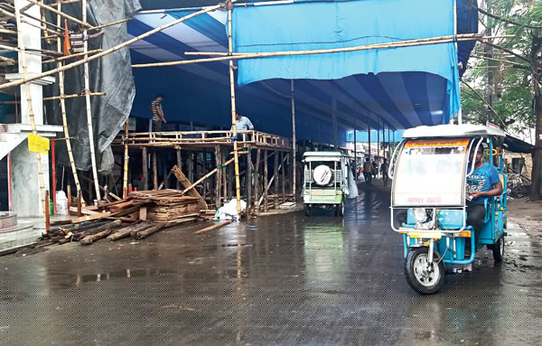 Random party meeting, people distress at Berhampore