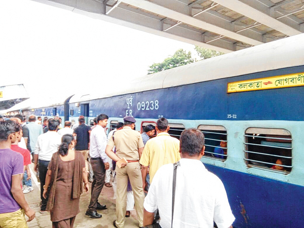 Reserved Railway compartments lacks security