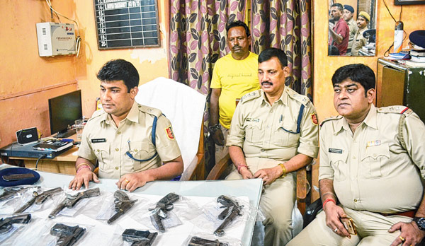 Police recovered firearms and ganja, accused arrested from border