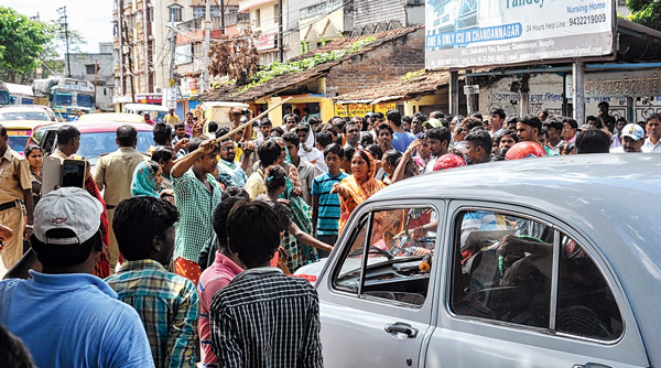 People suffered immensely due to road blockade in pandua 