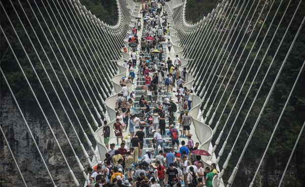 World's Longest Glass Bridge closes for technical problems dgtl