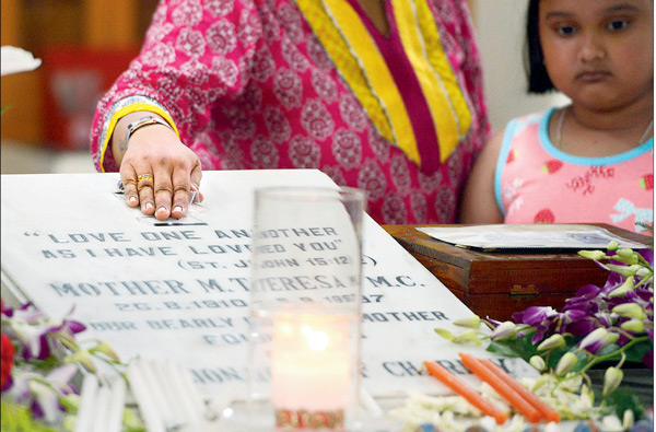 Remembering Teresa: Mother's house on celebration mood