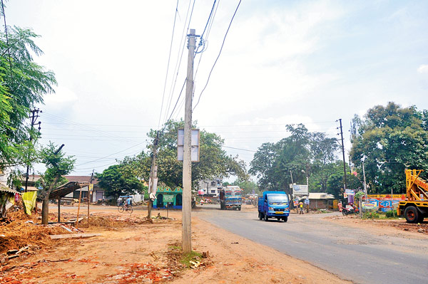 Conflict between two department, Road reformation stopped  