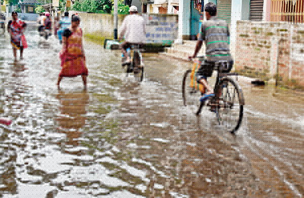 Rain on Hold, but Kolkata feels the strain 