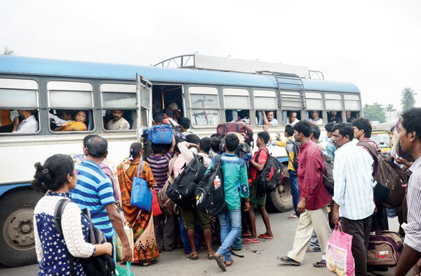 Police came to rescue after passengers stuck due to heavy rain  