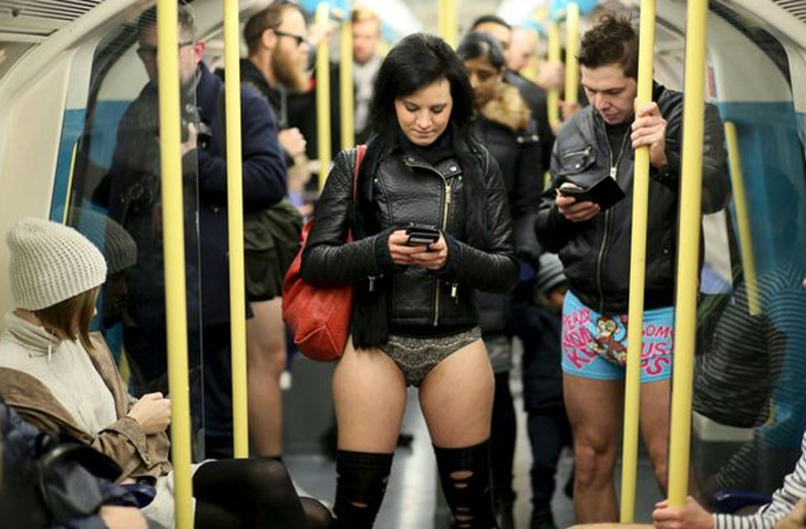 এই মজার ইভেন্টে অংশ নিয়েছিলেন ম্যানহাটনের পিটার সেজ। সংবাদ মাধ্যমে তিনি বলেন, ‘‘অনেকে ভাবেন আমরা হয়তো কিছু অন্যায় করছি। কিন্তু, তিন বার এই ইভেন্টে অংশ নিয়েছি আমি। এটা শুধুই একটা মজা, এর বেশি কিছু নয়।’’