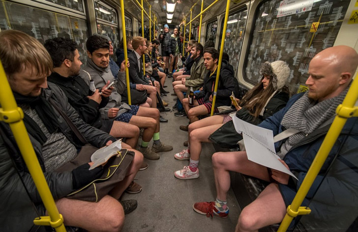 আয়োজক সংস্থার বক্তব্য, মানুষকে নিখাদ আনন্দ দেওয়াই এই ইভেন্টের মূল উদ্দেশ্য। গত ৮ জানুয়ারি বিশ্বের অনেক দেশে পালিত হয়েছে এই ‘নো প্যান্টস সাবওয়ে রাইড’।