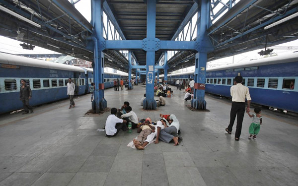 Rail line Blocked Again, train service disrupted in sealdah main line