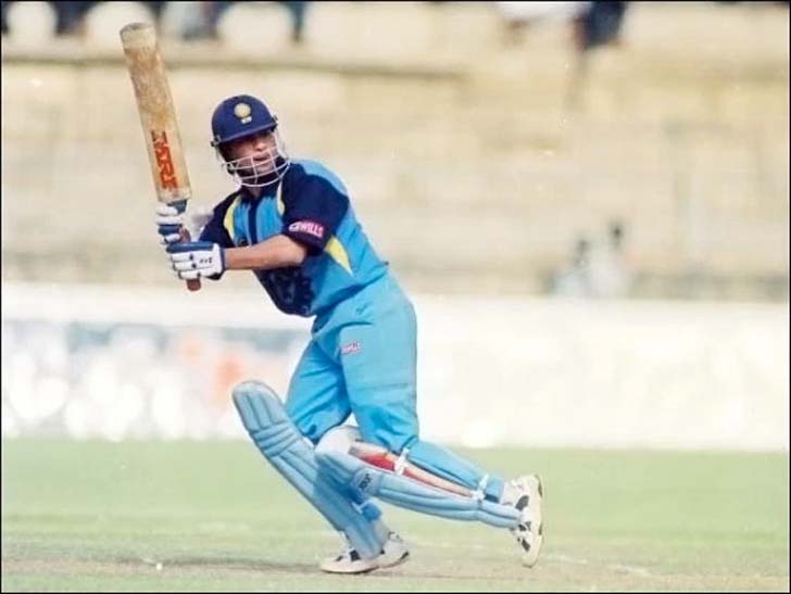 ২০০০ – বছরের প্রথম ১০টি ম্যাচের ৭টিতেই হারে টিম ইন্ডিয়া।