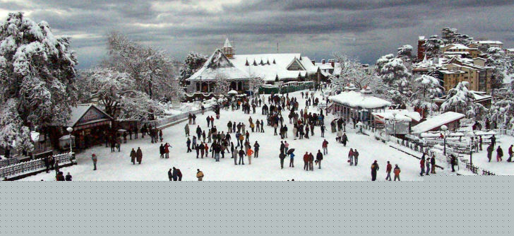 ঠান্ডার দৌড়ে কম যায় না মানালিও। -৭.২ ডিগ্রি সেলসিয়াস নিয়ে ক্রিজে মাটি কামড়ে রয়েছে সেও।