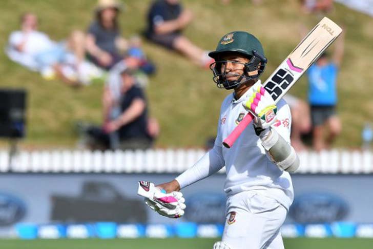 নিউজিল্যান্ডের বিরুদ্ধে যে কোনও দেশের এটাই সর্বোচ্চ পঞ্চম উইকেট পার্টনারশিপ। এ ক্ষেত্রে সাকিবরা ভাঙলেন আসিফ ইকবাল এবং জাভেদ মিয়াঁদাদের ২৮১ রানের রেকর্ড।