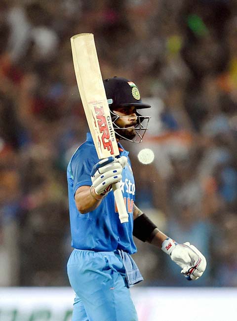 রান তাড়া করে টিমকে জেতানোর ক্ষেত্রে  বিরাটের ১৫তম সেঞ্চুরি।